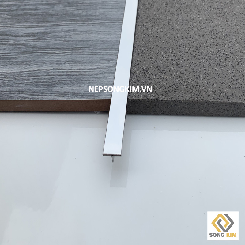 Nẹp Inox T8 Bạc Bóng